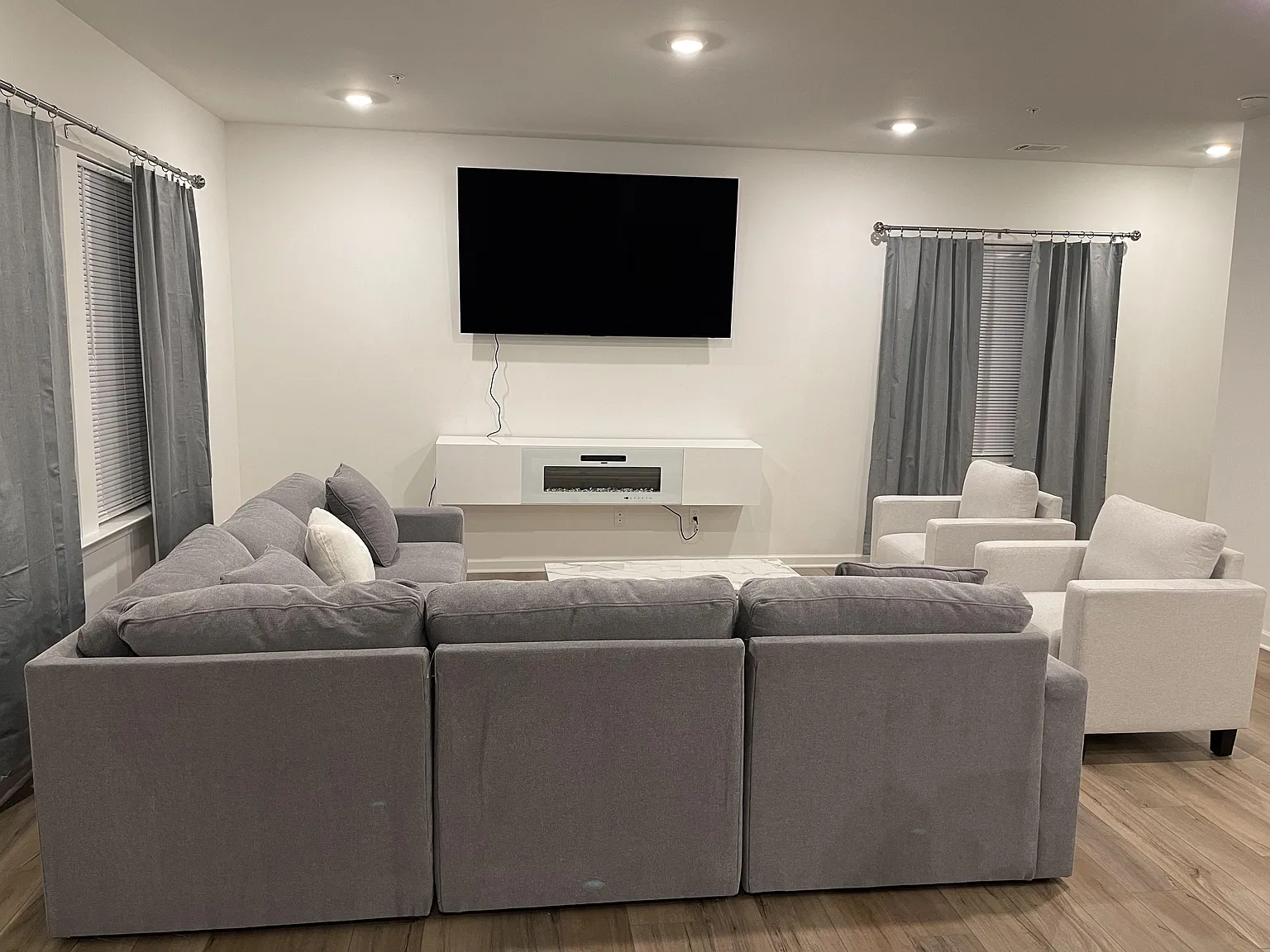 1 bed, 2.5 bath, 2000 sqft, $1,364 — Photo 4