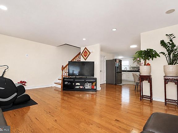 4th image of 4305 Greenmount Rd