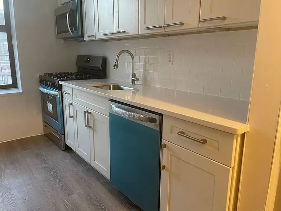 3200 Fairfield Avenue — Photo 2