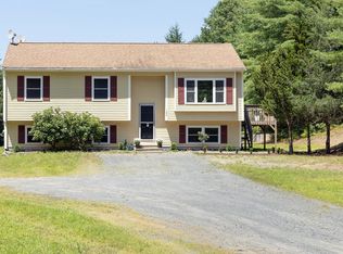 133 Pleasant St, Plympton, MA 02367