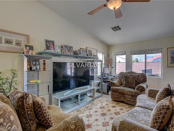 3rd image of 520 Flemington Ct