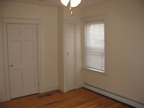 5th image of 63 1/2 Hope St #2