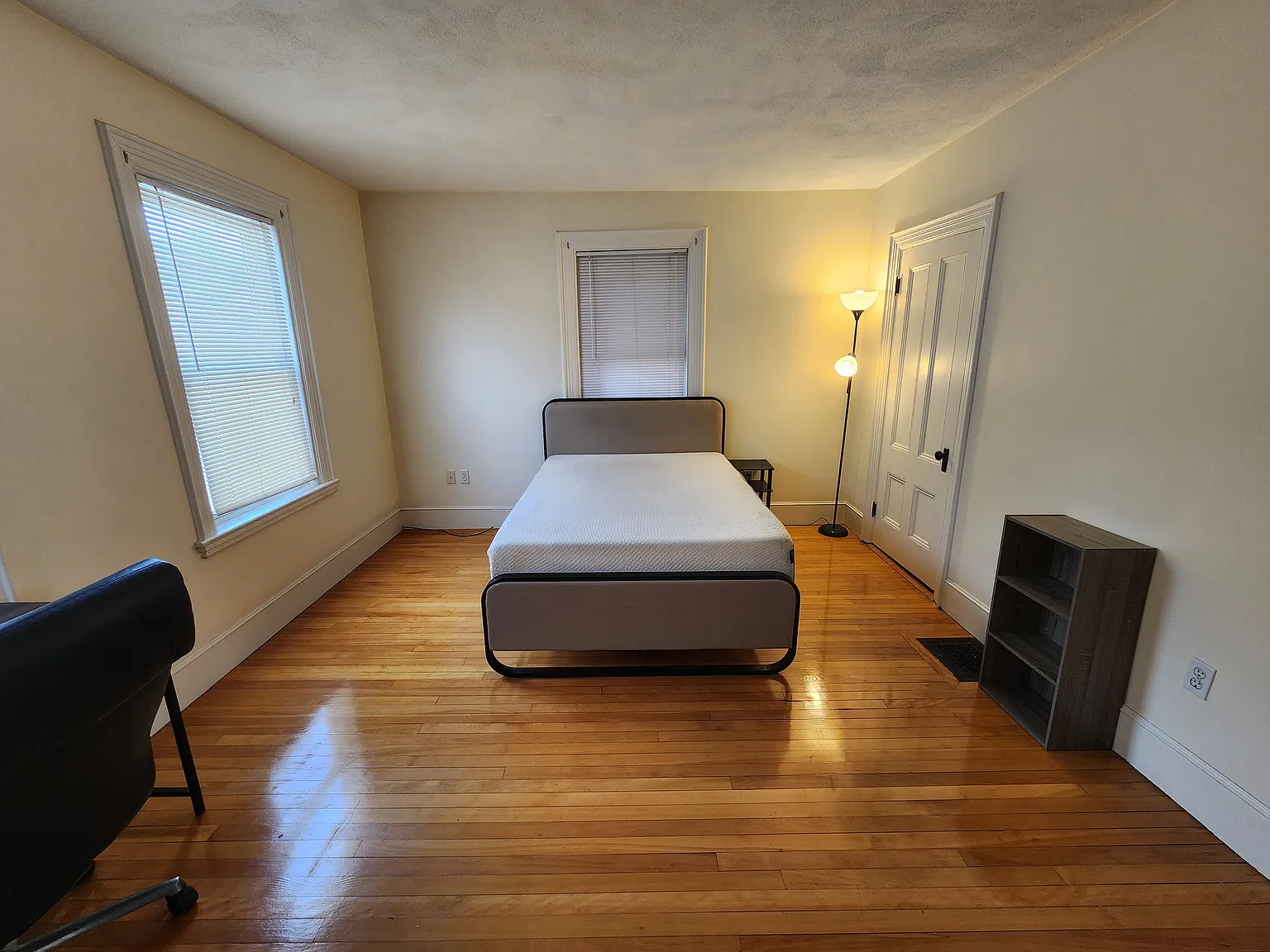 4 bed, 1800 sqft, $1,300 — Photo 3