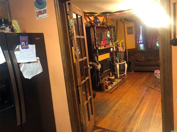 4th image of 377 Mac Donough St