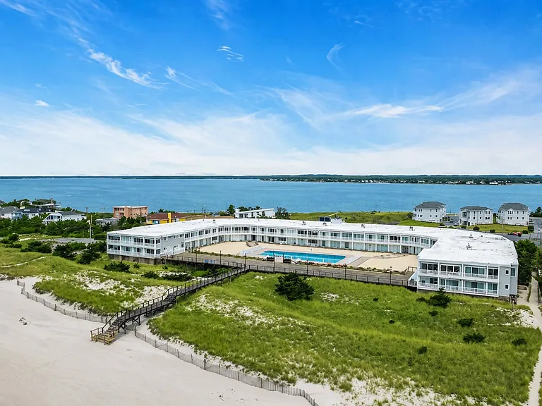 585 Dune Rd #B10-12 — Photo 16