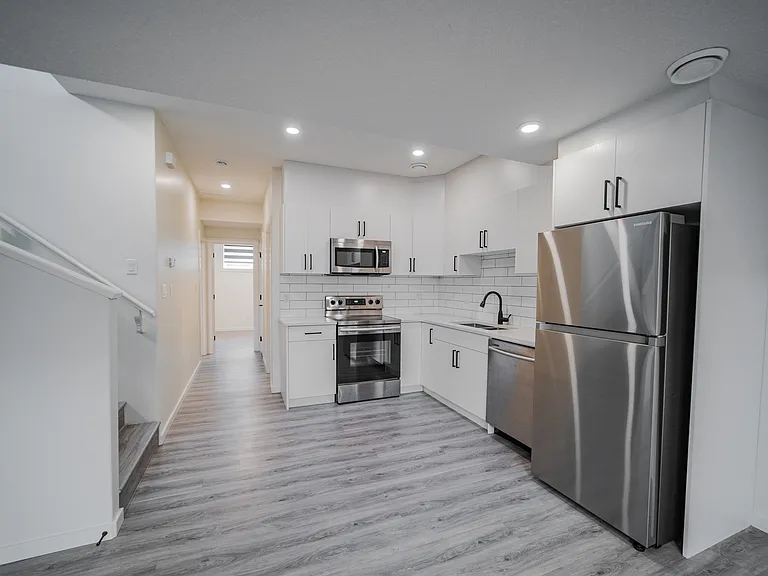 2704 Chokecherry Pl SW #BASEMENT — Photo 7