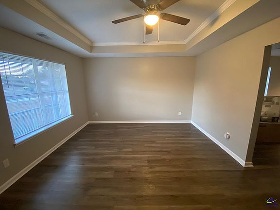 2nd image of 132 Kensington Cir