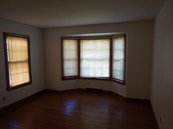 5th image of 744 Kinsman St NW