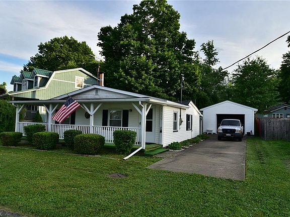 2nd image of 32515 Wooddale Dr