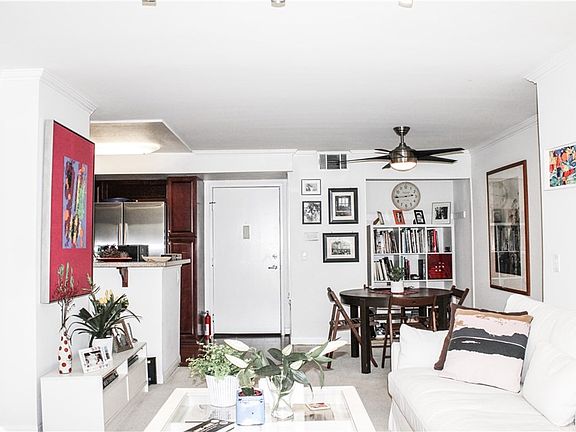 3rd image of 21450 Burbank Blvd APT 202