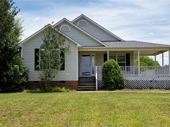 3301 Cloverdale Ct, Efland, NC 27243