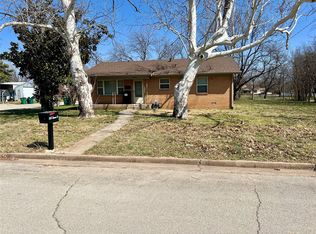 301 Sherman St, Nocona, TX 76255