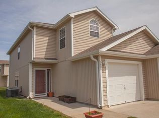 1605 SW Highland Dr, Lees Summit, MO 64081