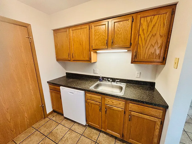 Shadow Ridge Apartments — Photo 32