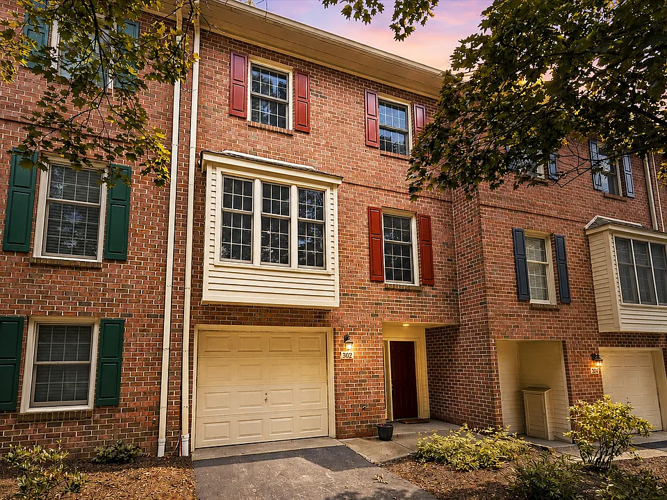 302 Brighton Cir