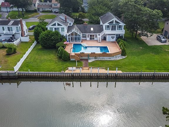 3rd image of 20 Oak Ln