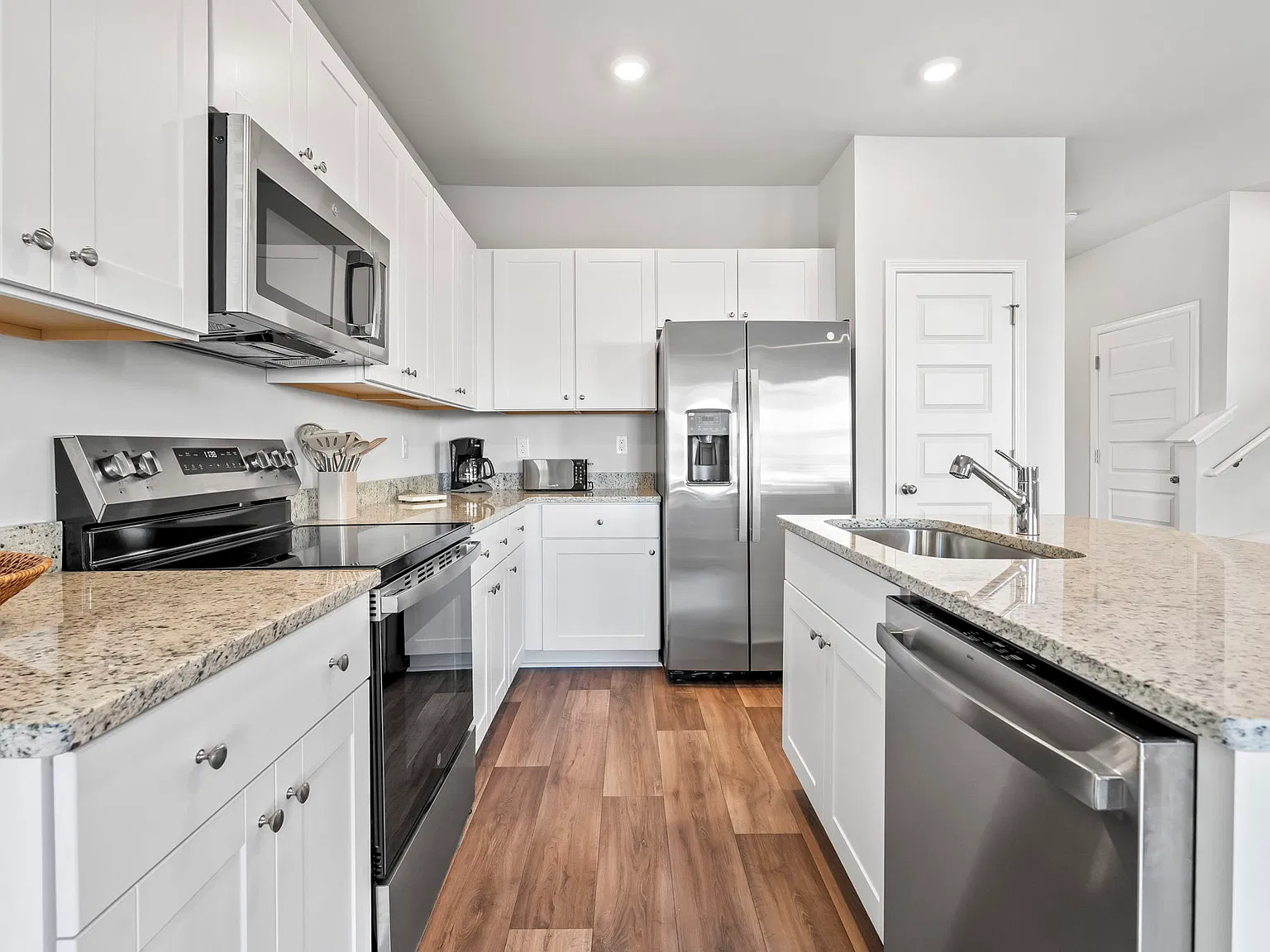 4 bed, 1835 sqft, $2,500 — Photo 4