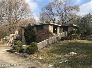 16387 Rynearson Rd, Buchanan, MI 49107