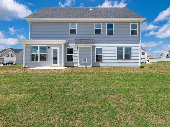 4th image of 443 Ravensworth Dr