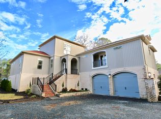 131 S Lakeshore Dr, Whispering Pines, NC 28327
