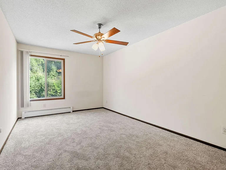 Como Park Apartments — Photo 25