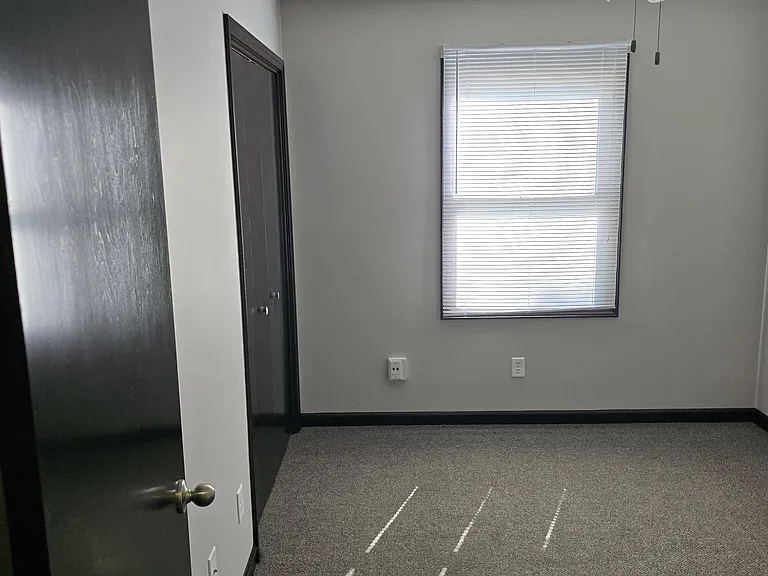 513 S Park Square Dr — Photo 9