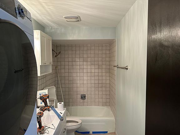 4th image of 8427 W Bryn Mawr Ave APT 1NE