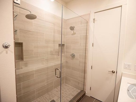 5th image of 13701 Dallas Pkwy #515