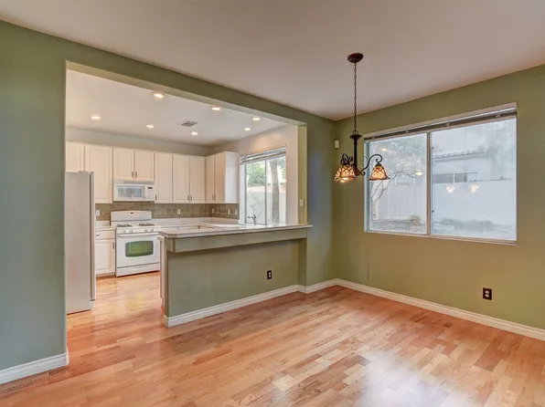61 Desert Rain Ln, Henderson, NV 89074
