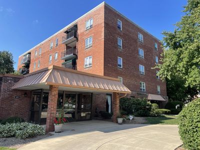 460 W Downer Pl APT 3D, Aurora, IL, 60506