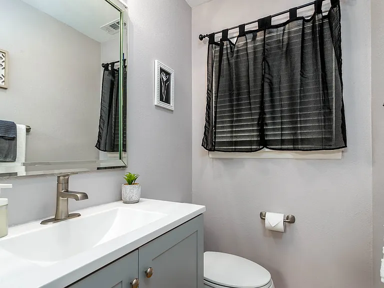 312 Warren St — Photo 34