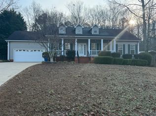 312 Mountain Lake Cir, Rainbow City, AL 35906