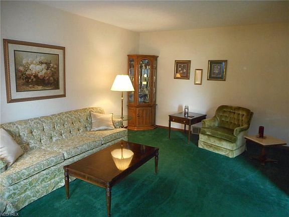 4th image of 437 Farr Ave