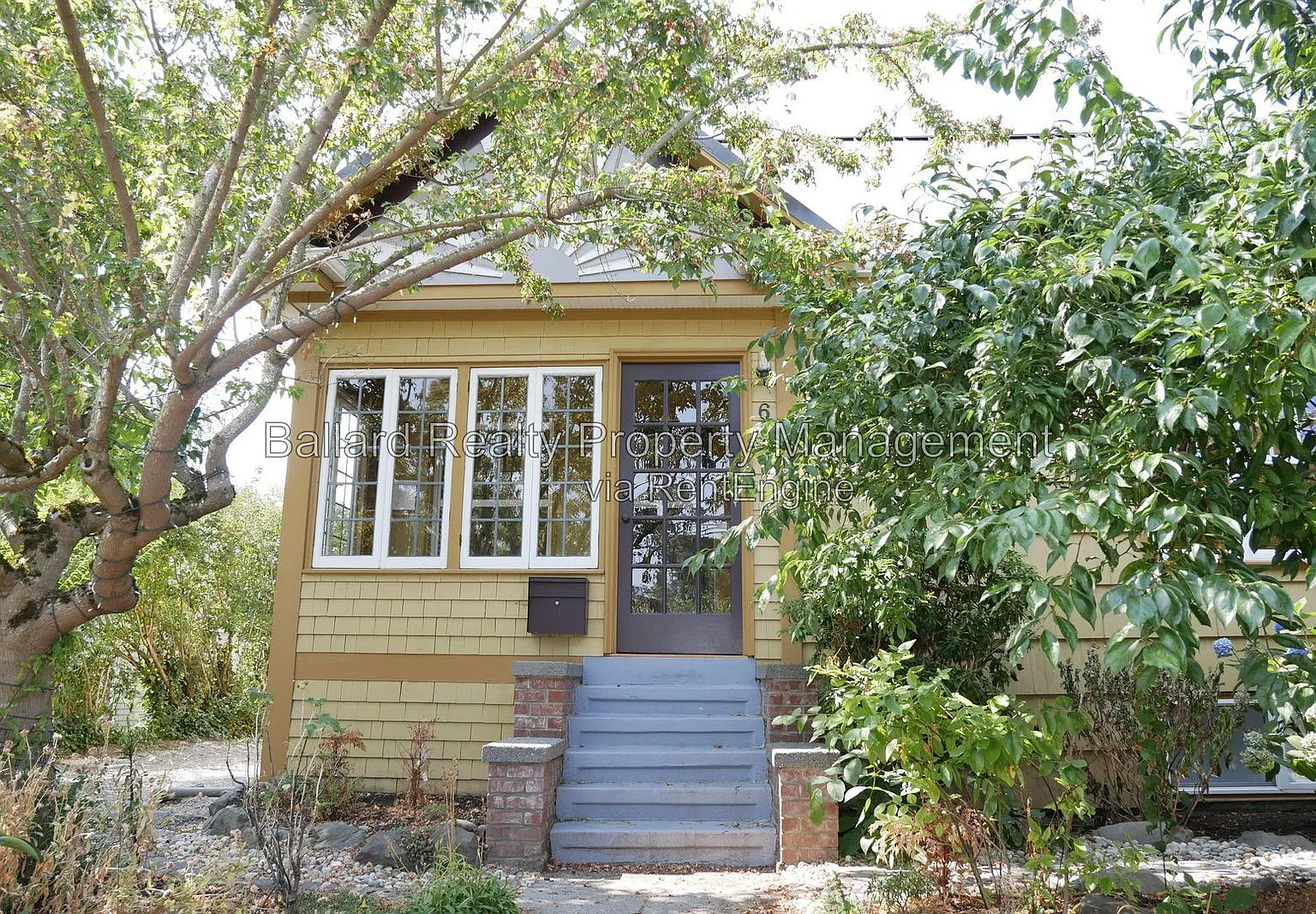 5 bed, 3.0 bath, 2920 sqft, $6,250 — Photo 2