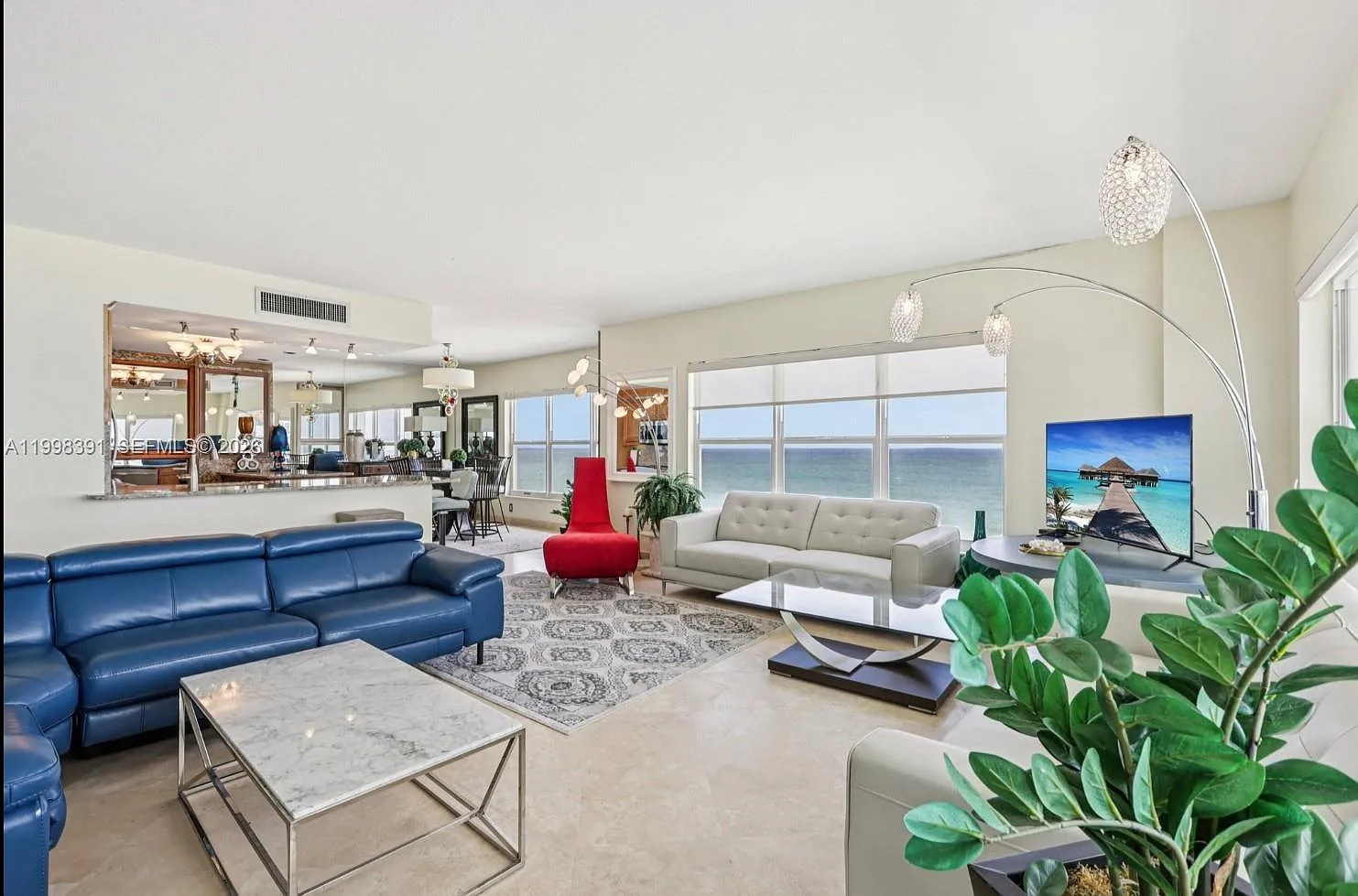 Riviera Condo — Photo 4