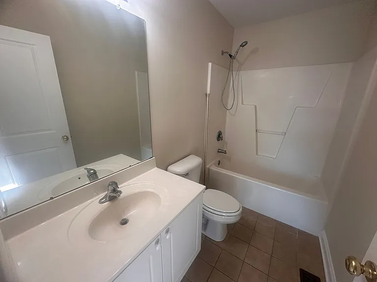 399 N New River Dr #C — Photo 16