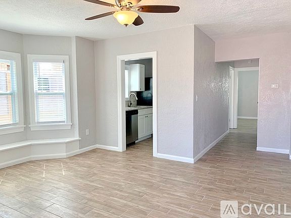3rd image of 1502 N Fort Harrison Ave #A