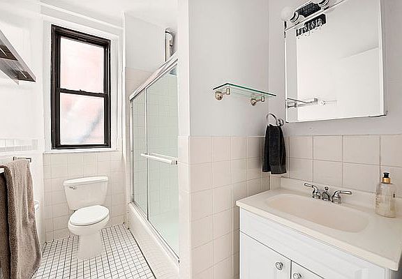 4th image of 510 Cathedral Pkwy #10F