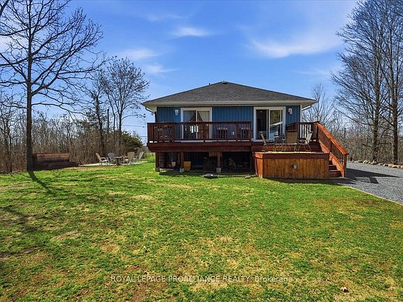 3rd image of 735 Shannon Rd