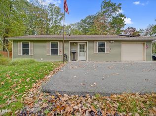196 Sunrise Dr, Milford, PA 18337