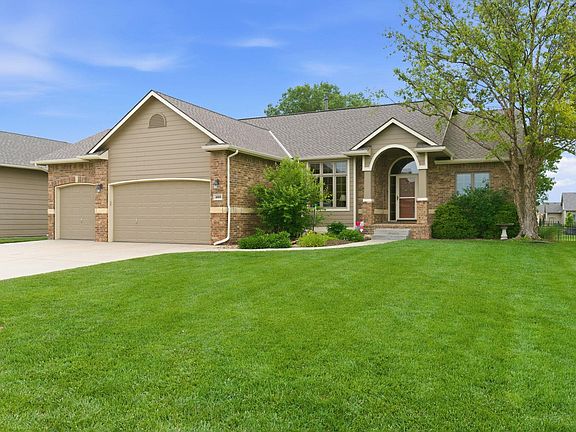 3rd image of 4009 N Lake Ridge Ct