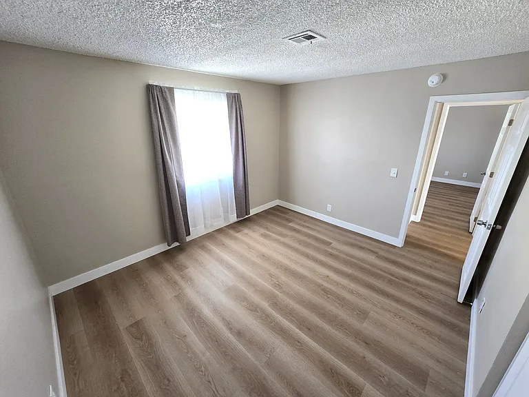 4851 E Craig Rd #C — Photo 14