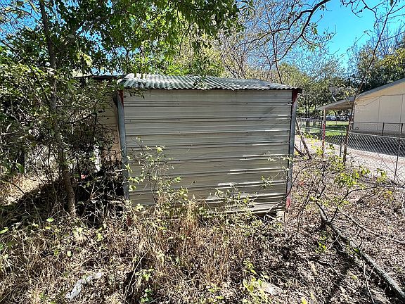 3rd image of 11939 Joyce Ln