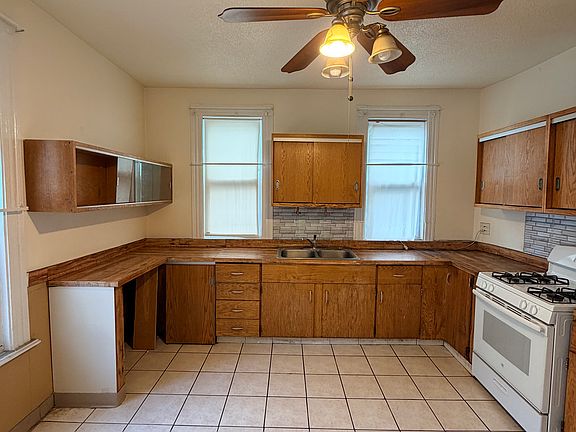 4th image of 395 Howard Ave #A