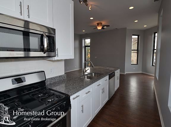 3rd image of 1057 W Grand Ave #U3n