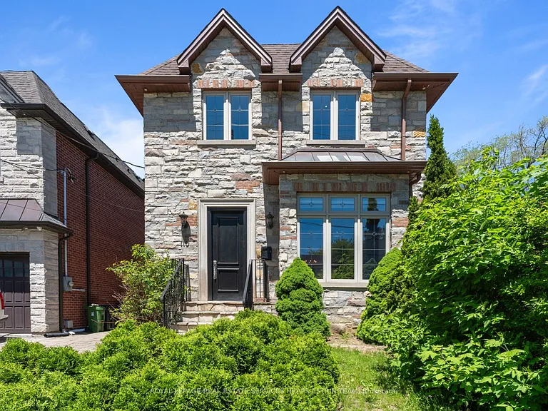 110 Parklea Dr — Photo 1