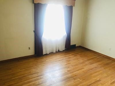 5th image of 6332 Woodlawn Ave