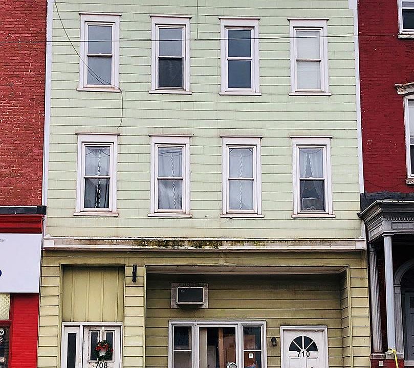 2nd image of 710 Centre St