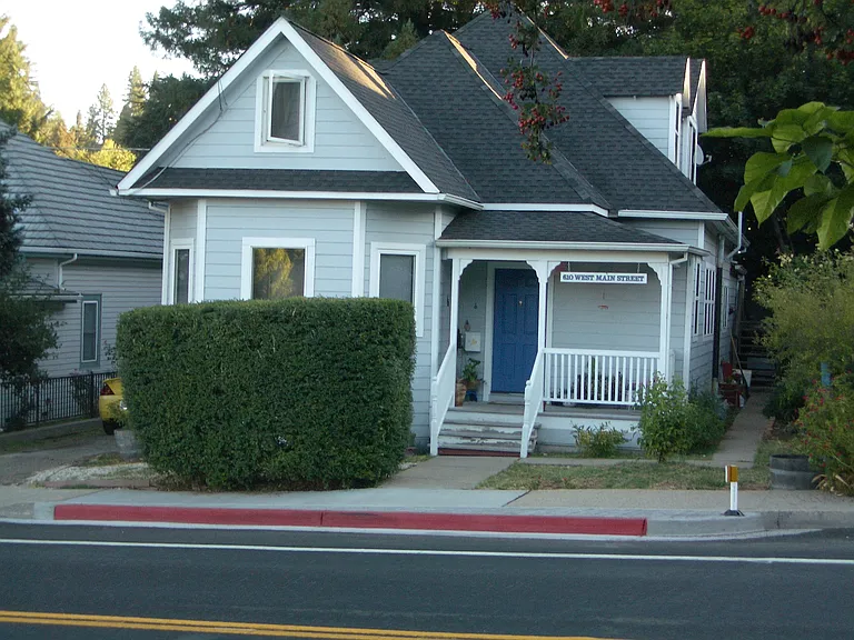 W Main St — Photo 9