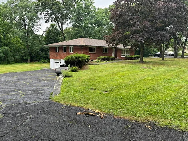 49 Chestnut Ln — Photo 27